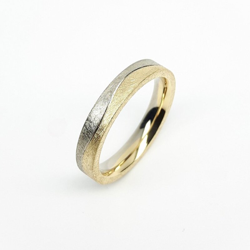 Bague en or blanc et jaune 18kt.