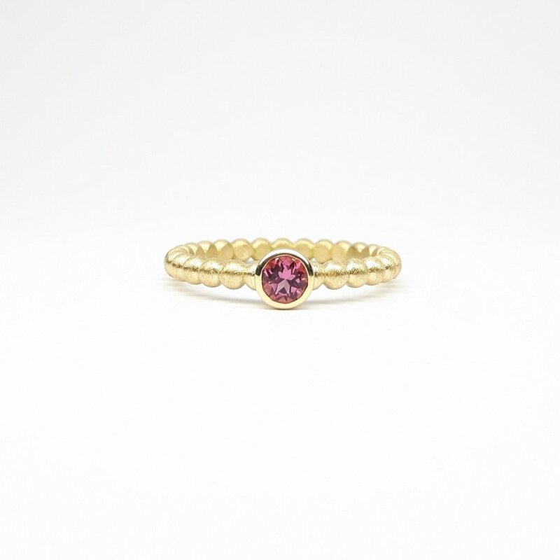 "round around", bague boules en or jaune 18kt et tourmaline rose Ø4mm.