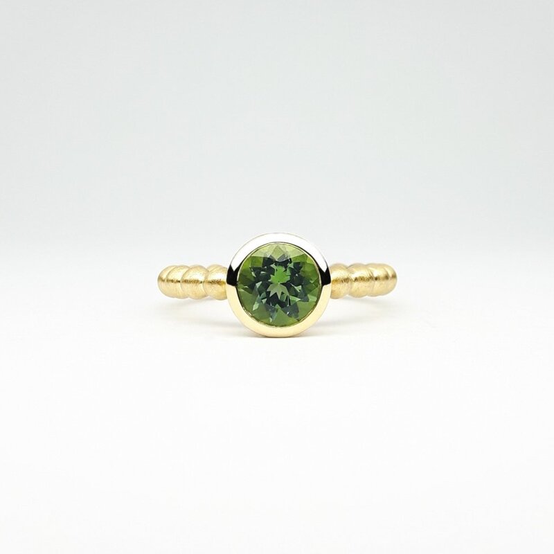 "round around" bague boules en or jaune 18kt et tourmaline verte Ø7mm.