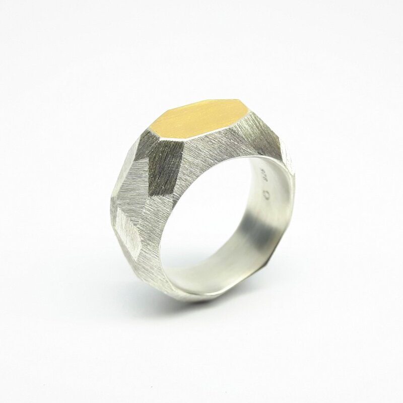 Bague en argent 925/- et or fin. Pièce unique.