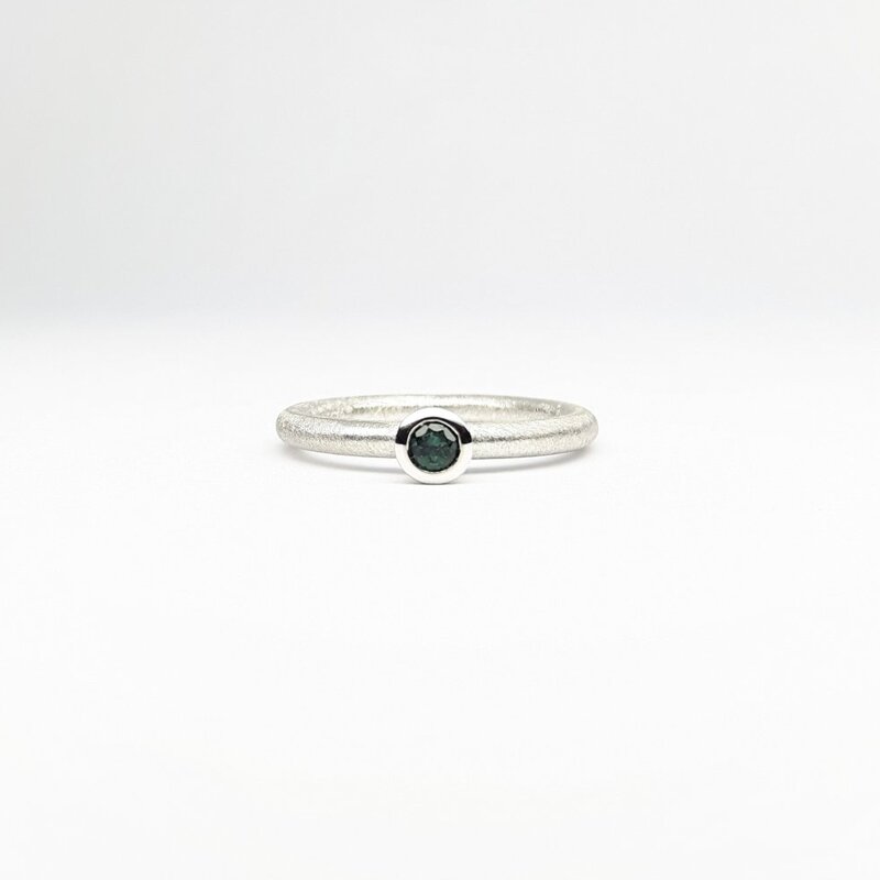  "combiring small", or blanc 18kt et tourmaline indigolite Ø3mm.