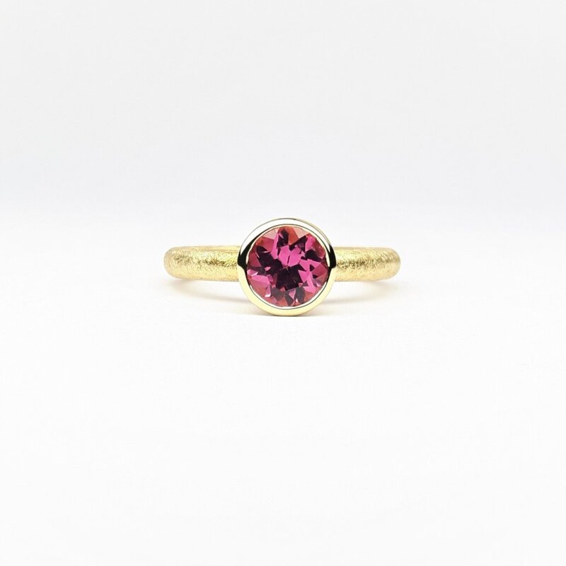 "combiring medium", or jaune 18kt et tourmaline rose intense Ø7mm.