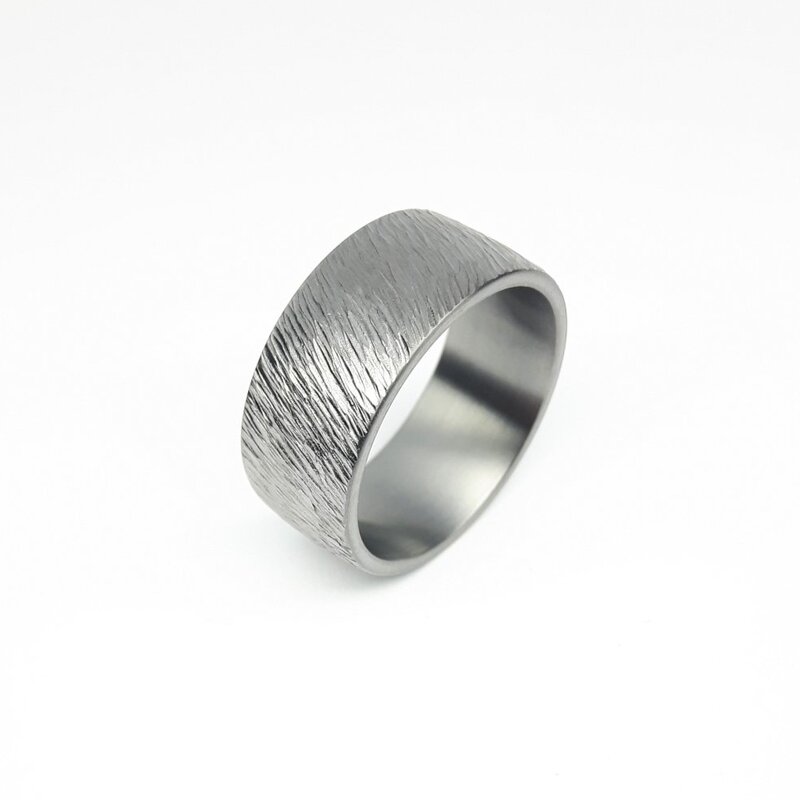 "Finnenschlag", bague en tantale 999/-. Pièce unique.
