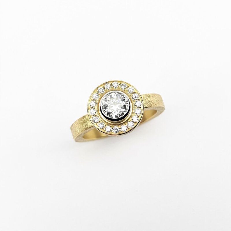 "forever mine", bague en or 18kt et diamant 0,50ct. Pièce unique.