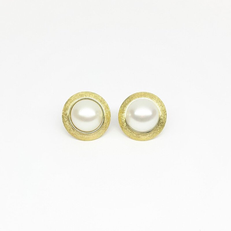 Boucles d'oreilles en or jaune 18kt et perles de culture d'eau douce Ø10.5-11mm