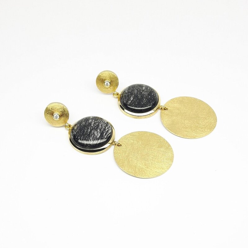 Boucles d'oreilles en or jaune 18kt, quartz tourmaline et brillants. Pièce unique.
