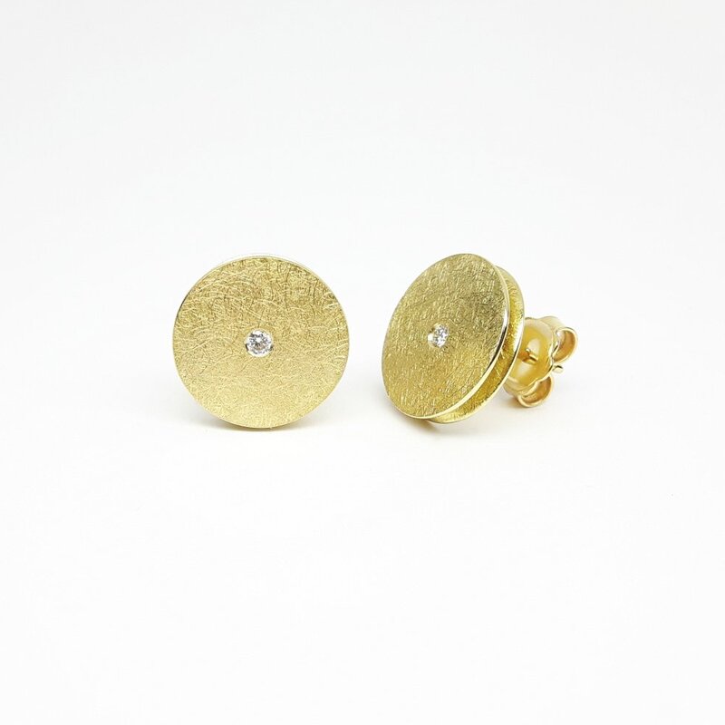 Boucles d'oreilles en or jaune 18kt et diamants. Pièce unique.