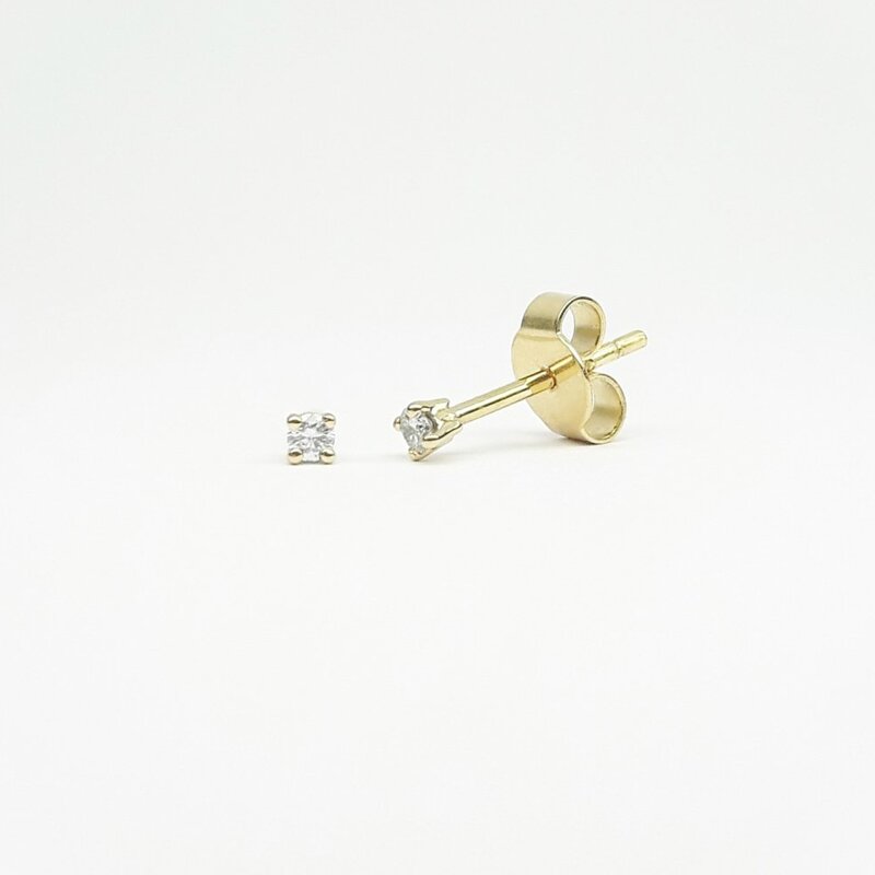 Boucles d'oreilles en or jaune 18kt et brillants à 0,06ct total.