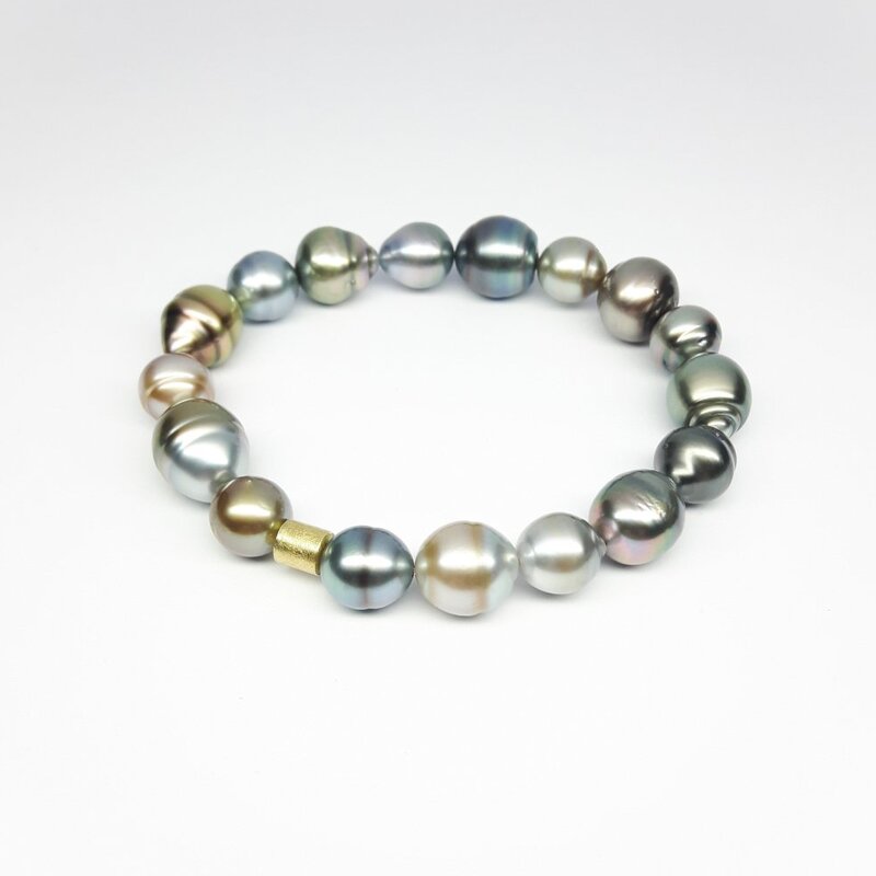 Bracelet en perles de tahiti et or jaune 18kt. Pièce unique.