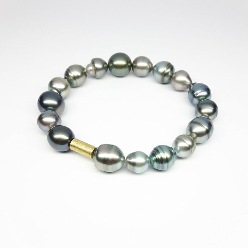 Bracelet en perles de tahiti et or jaune 18kt. Pièce unique.
