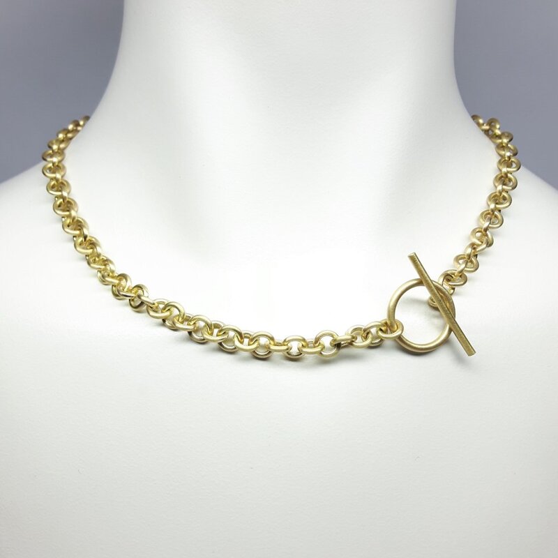 Collier entièrement fait à la main en or jaune 18kt. Pièce unique.