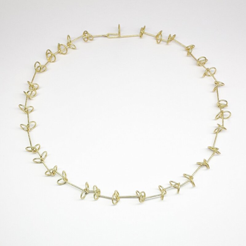 Collier fait main en or jaune 18kt. Pièce unique.