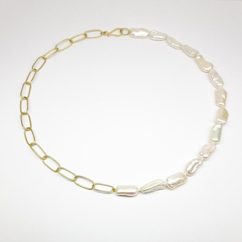 Collier en or jaune 18kt et perles de culture d'eau douce Biwa. Pièce unique.
