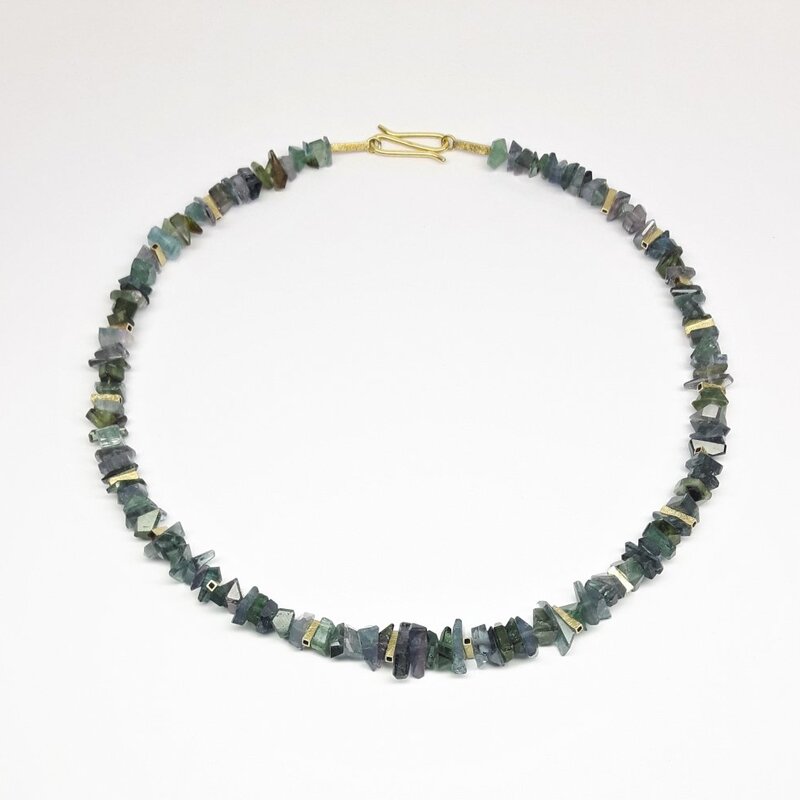 Collier en or jaune 18kt et tourmaline facettée. Pièce unique.