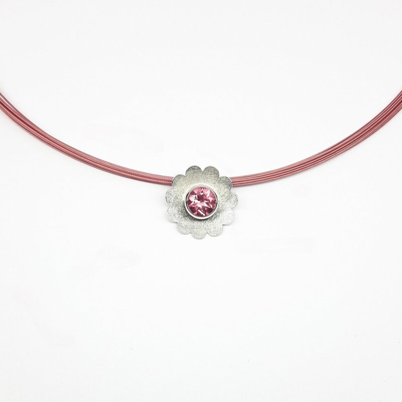 "flower", pendentif en or blanc 18kt et tourmaline rose.
