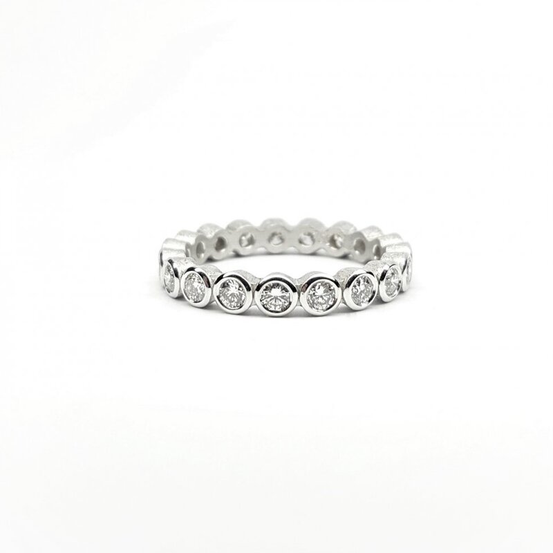 Bague "white memories", or blanc 18kt et 19 diamants 2,35mm à 0,90ct.