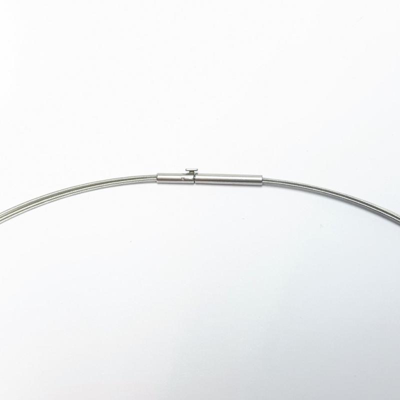 Collier en acier inoxydable, 5 tours. Ce collier est adapté à tous pendentifs de notre collection.