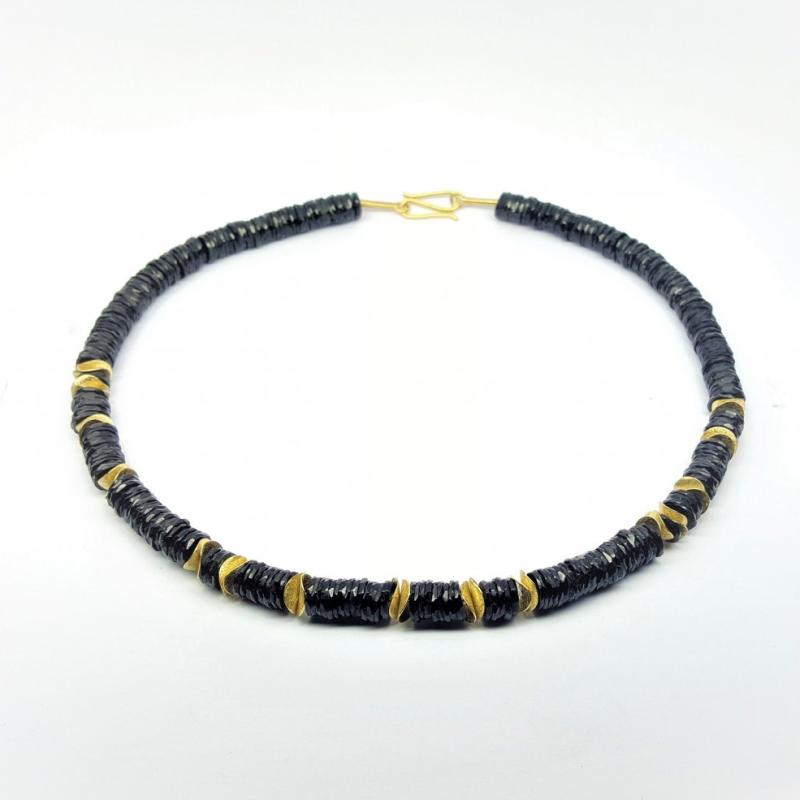 Collier en spinelle et or jaune 18kt.