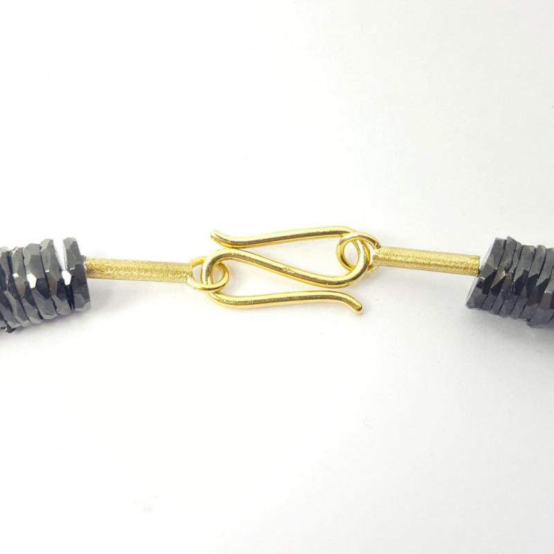Collier en spinelle et or jaune 18kt.