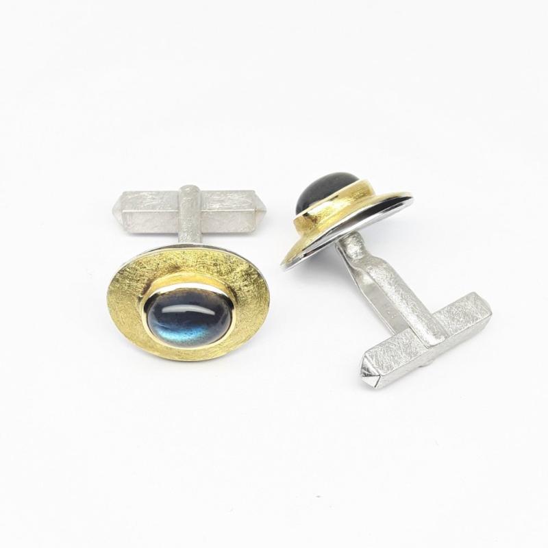 Boutons de manchette en or jaune 18kt, argent 925-. et labradorites.