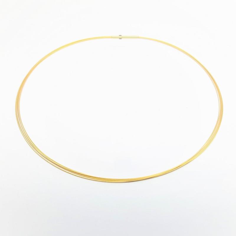 Pendentif en or jaune 18kt, or fin, argent et brillants.