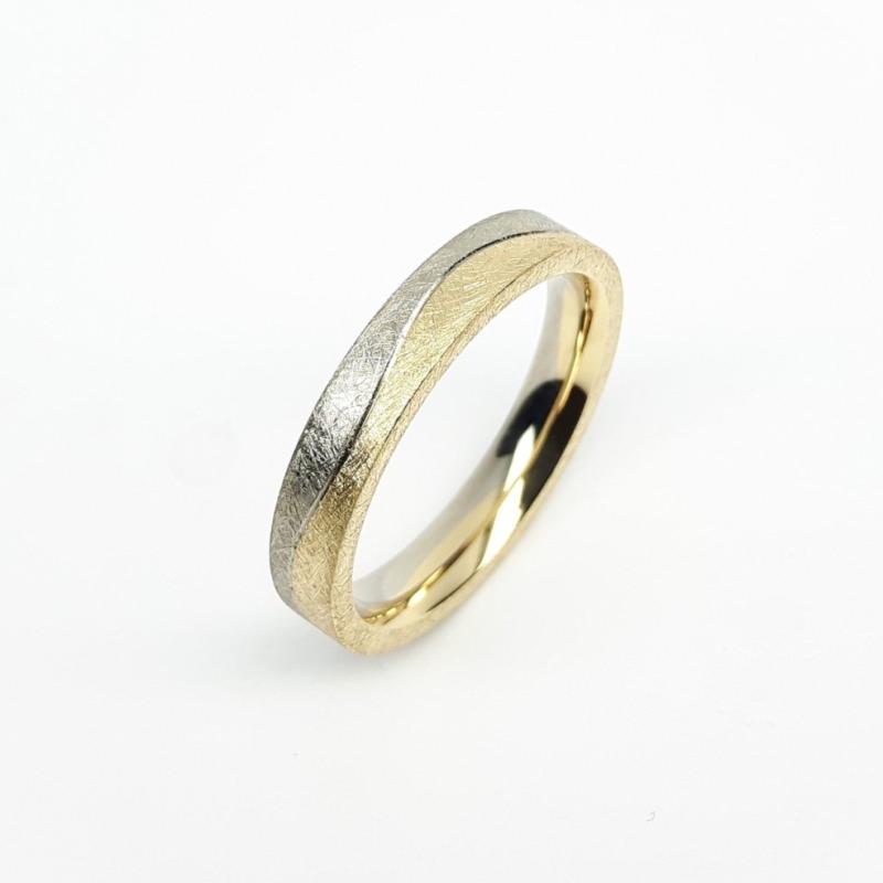 Bague en or blanc et jaune 18kt.