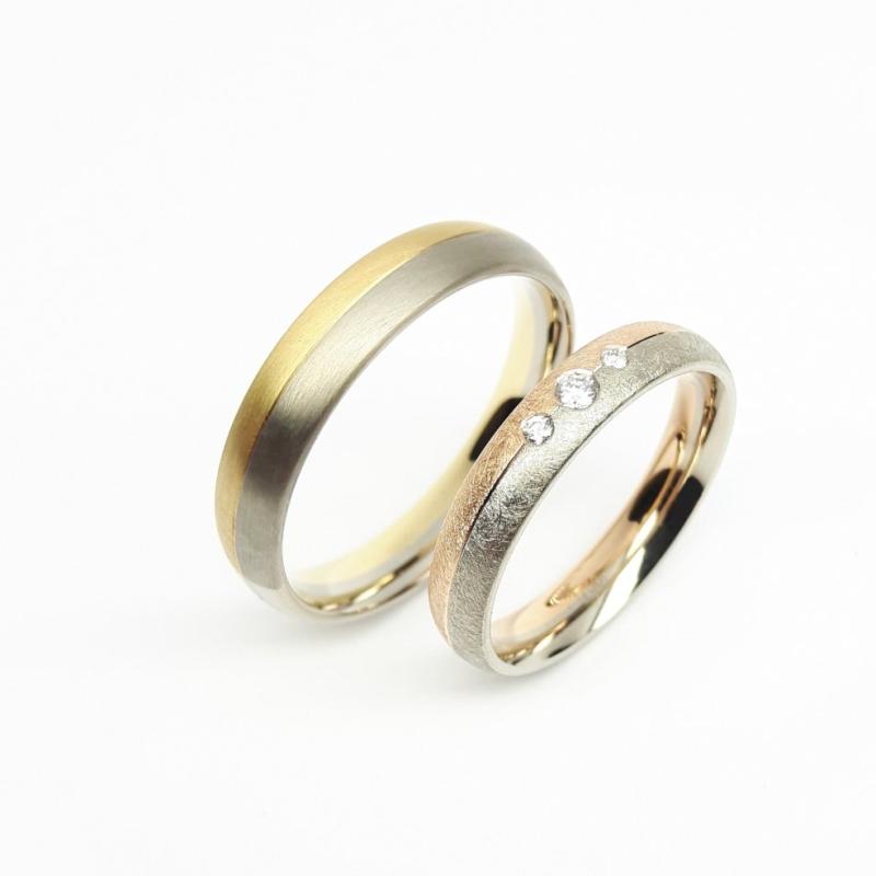 Bague en or blanc rouge 18kt et diamants.
