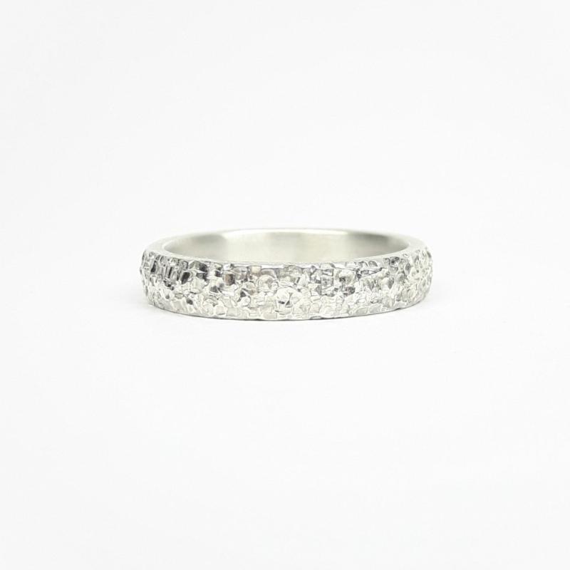 Bague en argent 925/- martelée. Pièce unique.