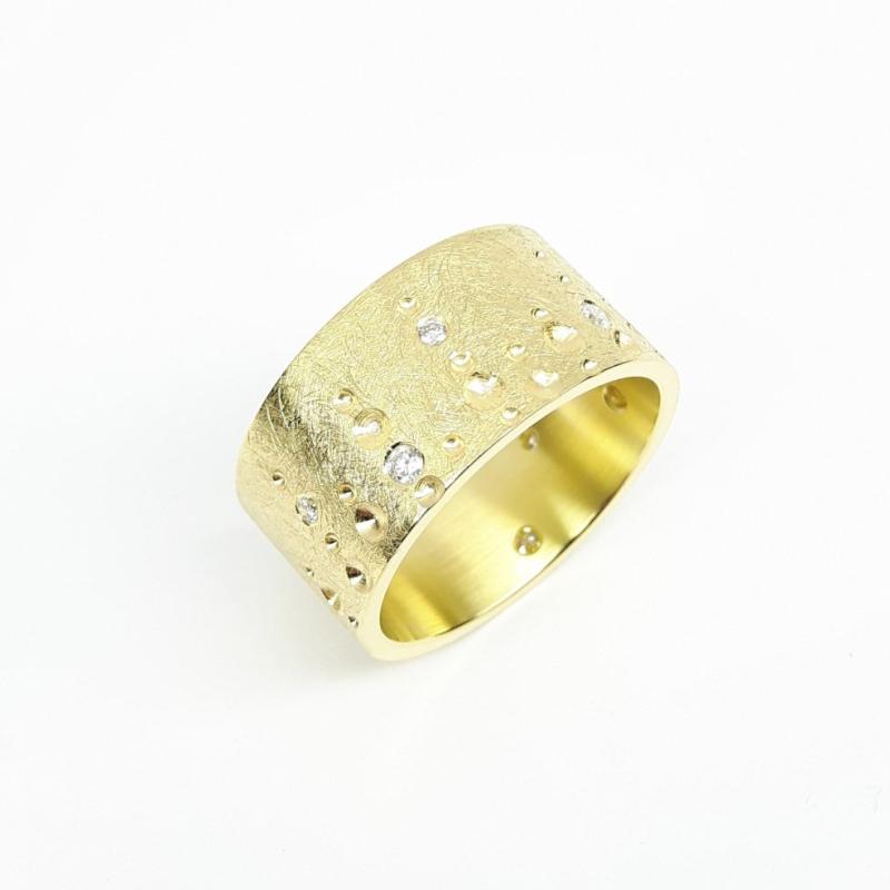 Bague en or jaune et brillants