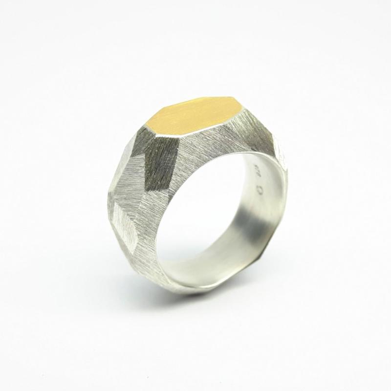 Bague en argent 925/- et or fin. Pièce unique.
