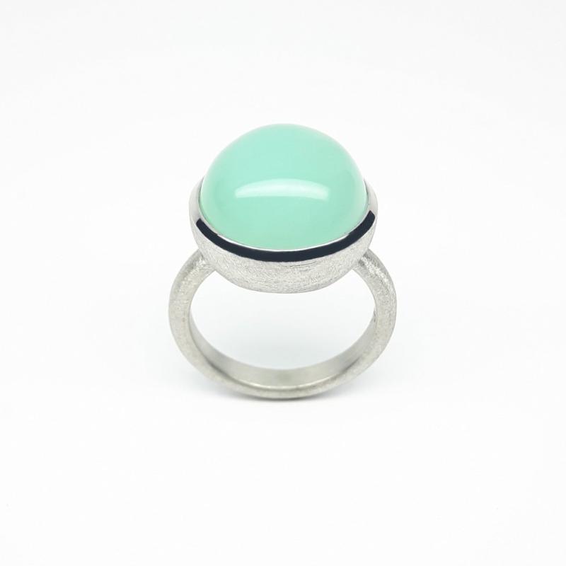 Bague en or blanc 18kt avec 1 opale des andes ø14,9mm 10,82ct cabochon