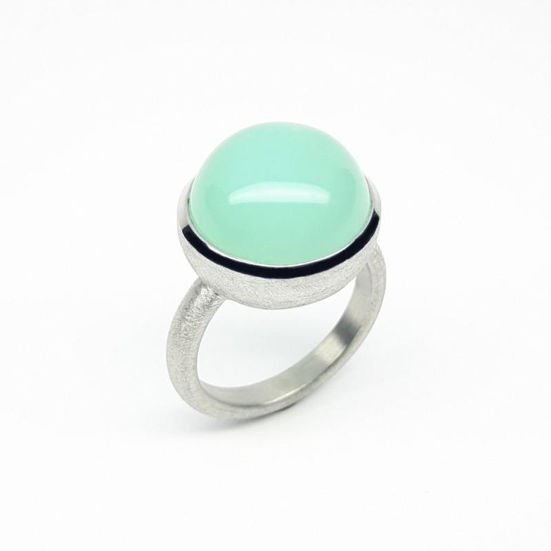 Bague en or blanc 18kt avec 1 opale des andes ø14,9mm 10,82ct cabochon