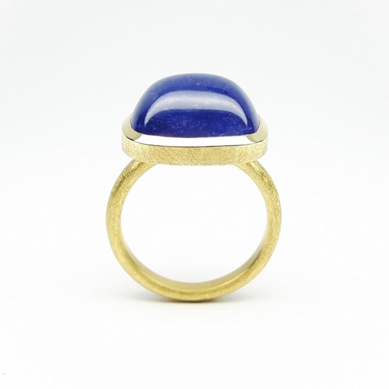Bague en or jaune 18kt et tanzanite. Pièce unique.