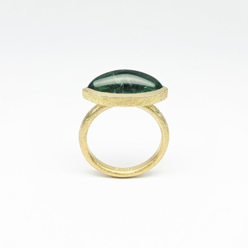 Bague en or jaune 18kt et tourmaline indigolite. Pièce unique.