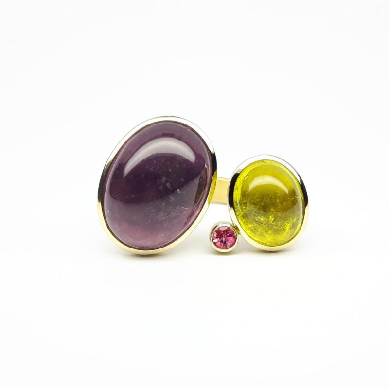 Bague en or jaune 18kt et tourmalines. Pièce unique.