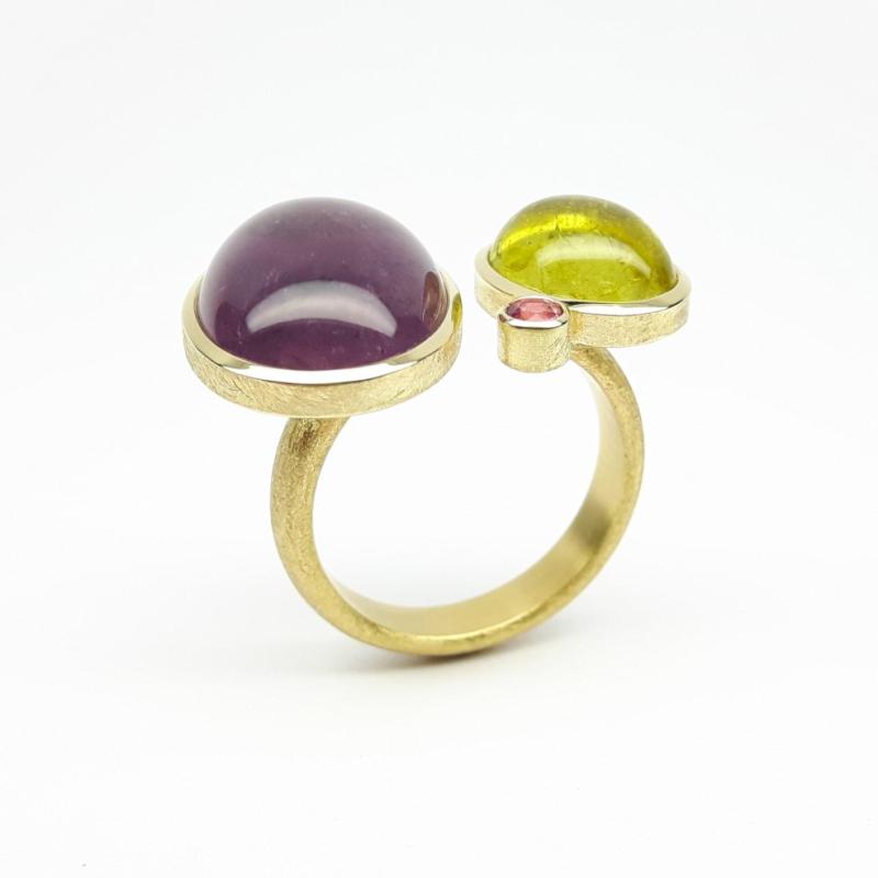 Bague en or jaune 18kt et tourmalines. Pièce unique.