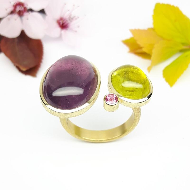 Bague en or jaune 18kt et tourmalines. Pièce unique.