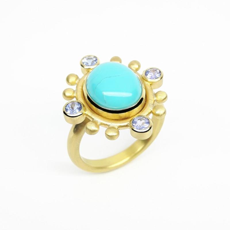 Bague en or jaune 18kt,  turquoise et tanzanites. Pièce unique.