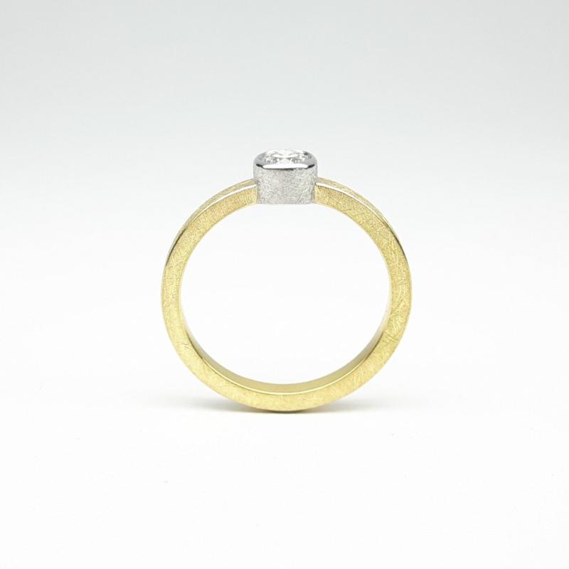 Bague solitaire en or jaune/blanc 18kt et diamant 0,25ct.