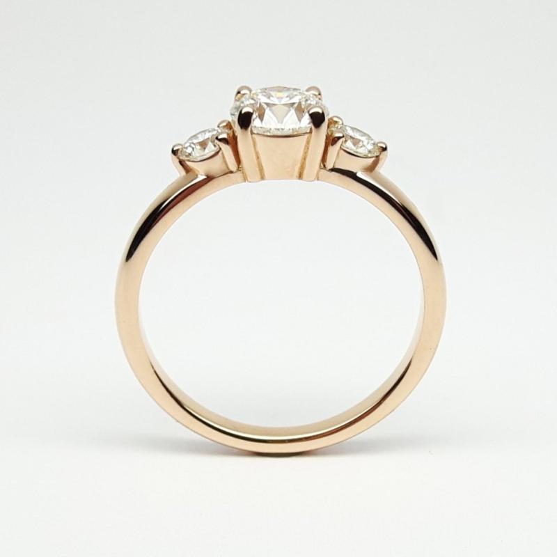 Bague en or rouge 18kt et diamants 1,06ct. Pièce unique.