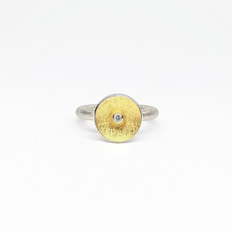 Bague en argent, or fin et diamant.