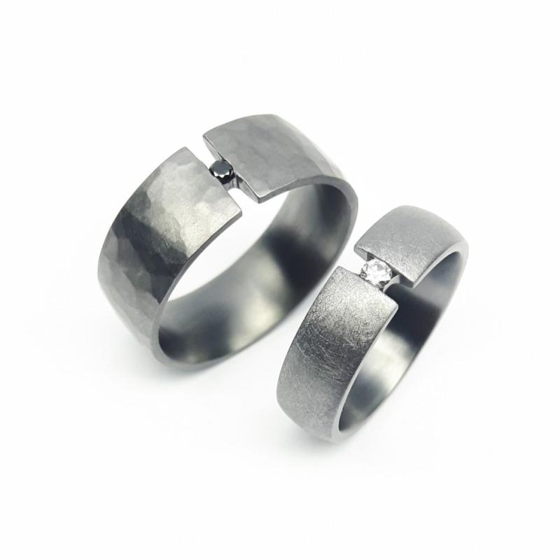 Bague en tantale 999/- et diamant. Pièce unique.