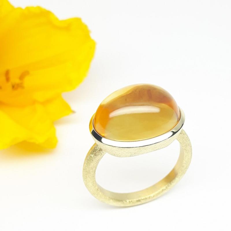 Bague en or jaune 18kt et citrine. Pièce unique.