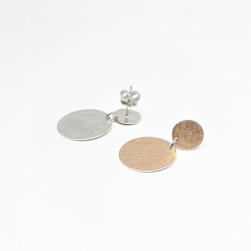 Boucles d'oreilles en or rouge 18kt et argent 925/-.