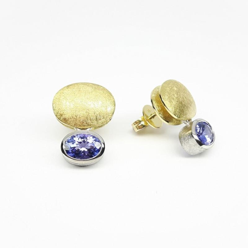 Boucles d'oreilles en or jaune/blanc 18kt et tanzanites. Pièce unique.