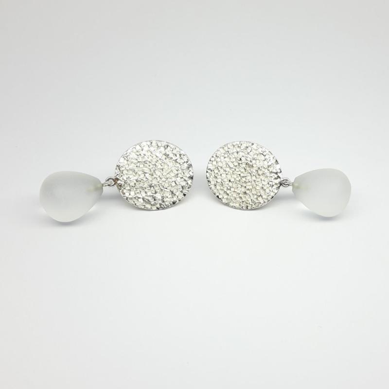 Boucles d'oreilles clips en argent et pampilles en cristal de roche. Pièce unique.