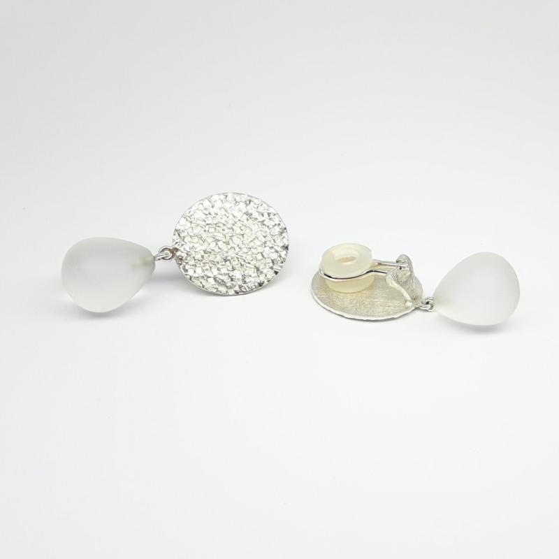 Boucles d'oreilles clips en argent et pampilles en cristal de roche. Pièce unique.