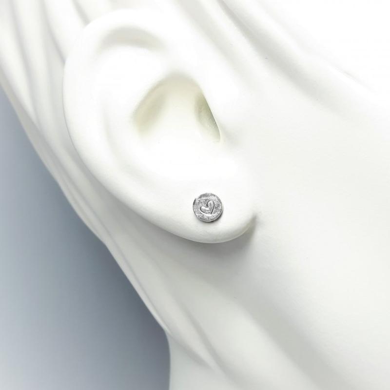 Boucles d'oreilles en argent 925-. avec coeur.