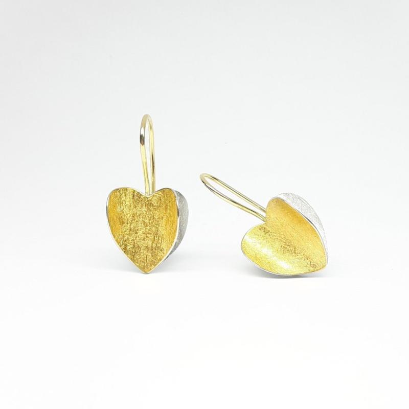 Boucles d'oreilles coeur en or fin, jaune 18kt et argent 925/-.