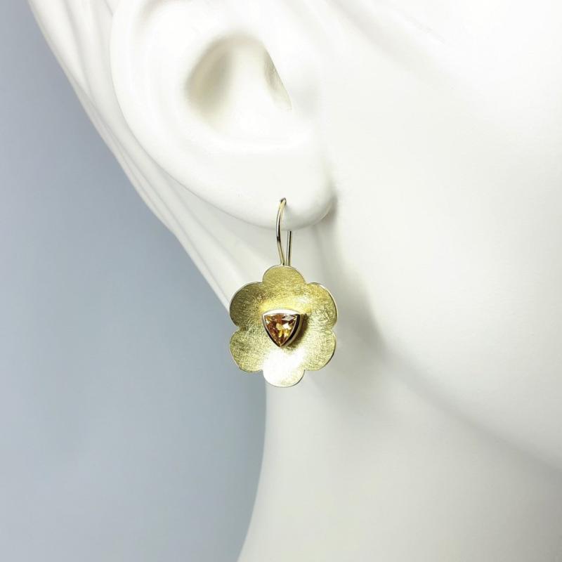 Boucles d'oreilles en or jaune 18kt et citrine.